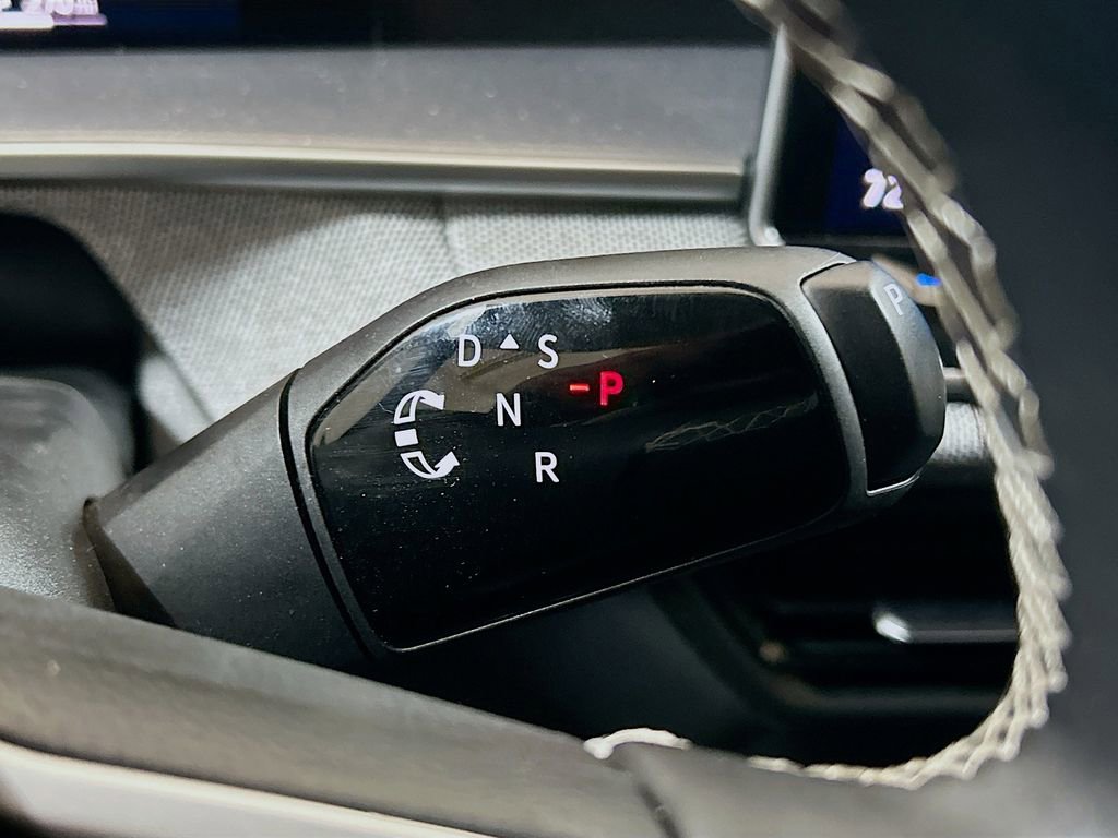 Used 2025 Volkswagen Tiguan S FWD image 13