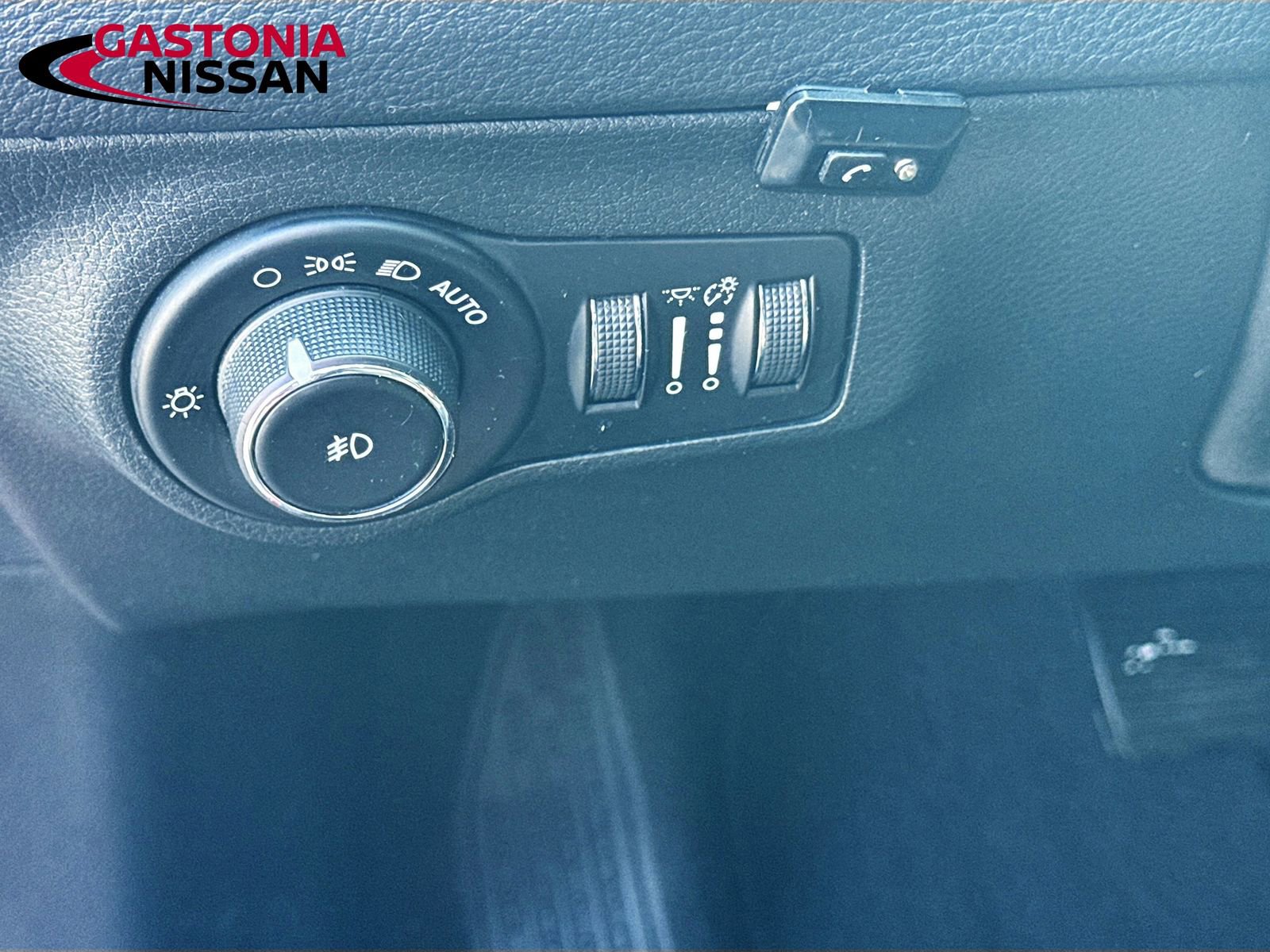 Used 2018 Jeep Compass Latitude image 13