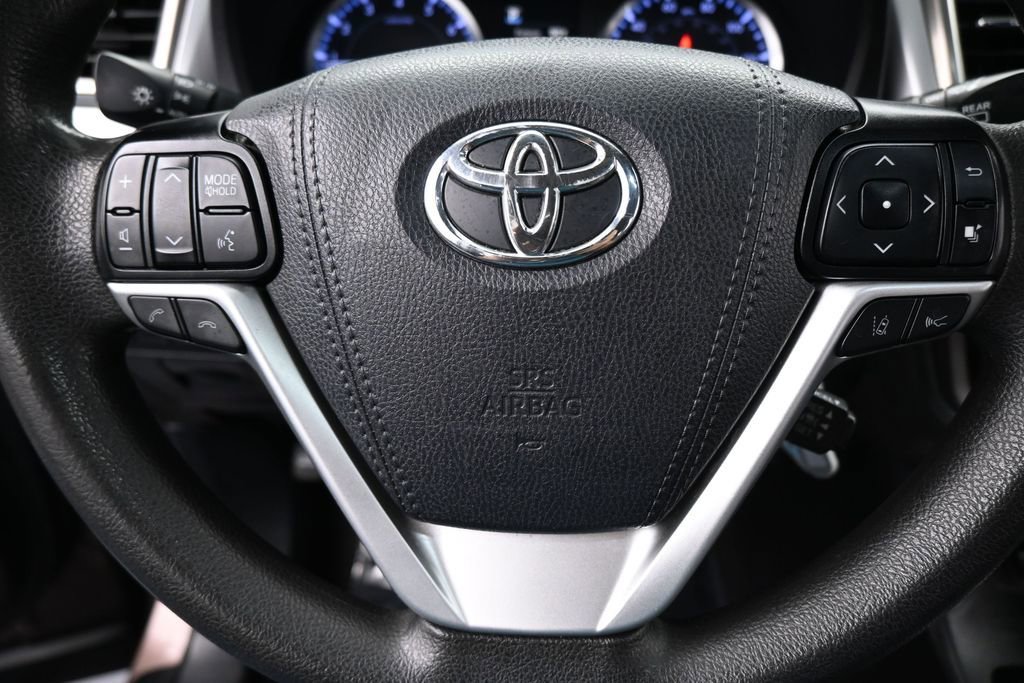 Used 2019 Toyota Highlander LE FWD image 27