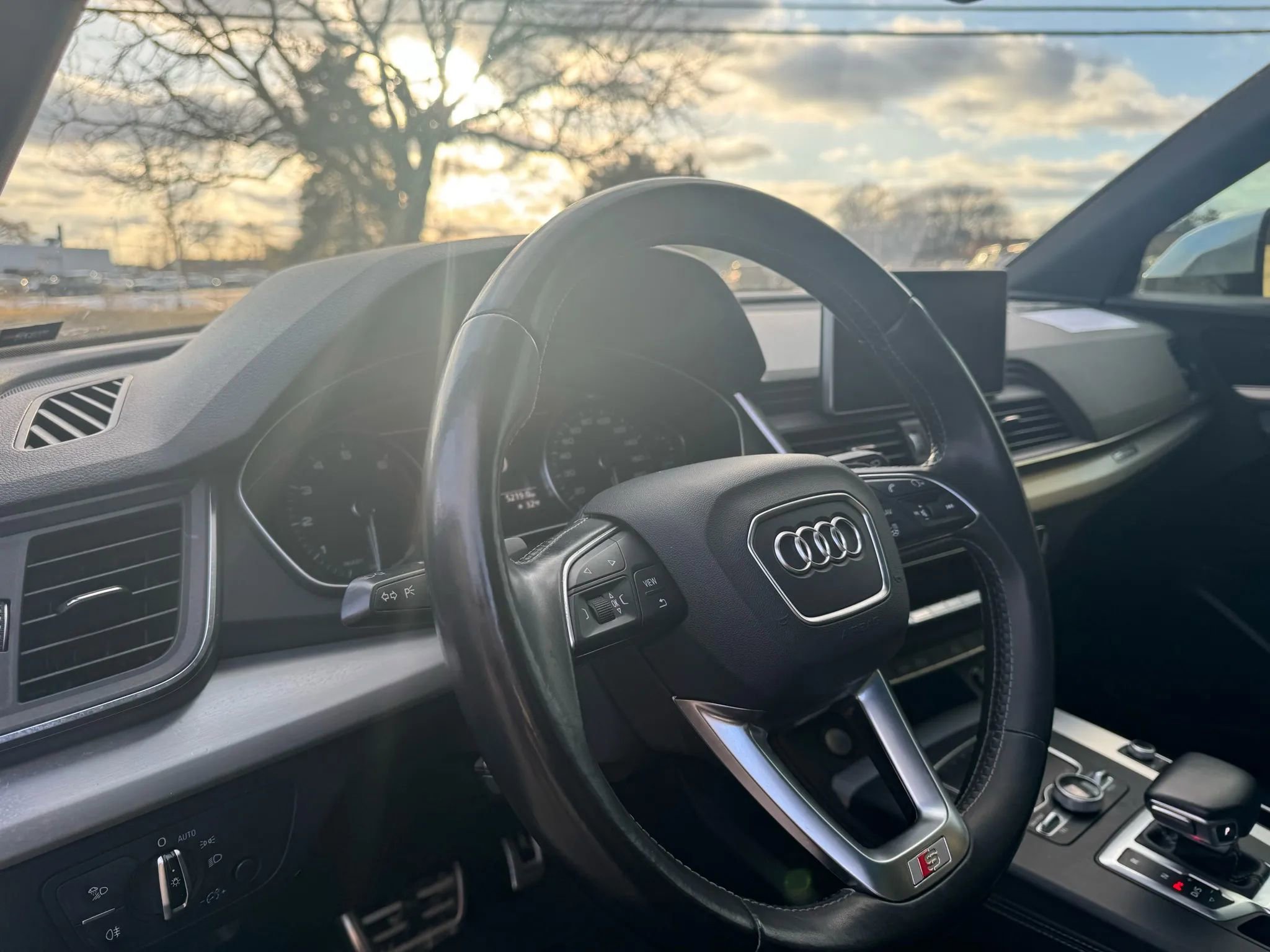 Used 2018 Audi SQ5 Premium Plus AWD/4WD image 22