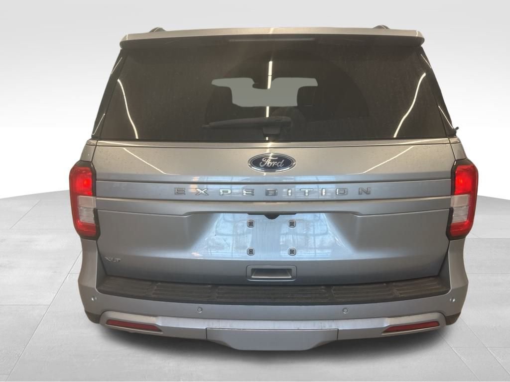 Used 2024 Ford Expedition XLT image 18