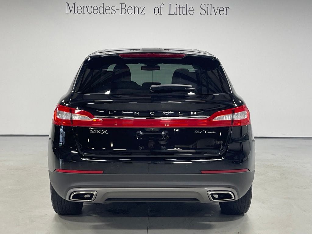 Used 2017 Lincoln MKX Reserve w/ Driver Assistance Package AWD/4WD image 4