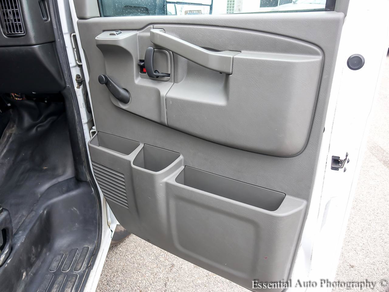 Used 2019 GMC Savana 3500 Extended w/ Driver Convenience Package RWD image 19