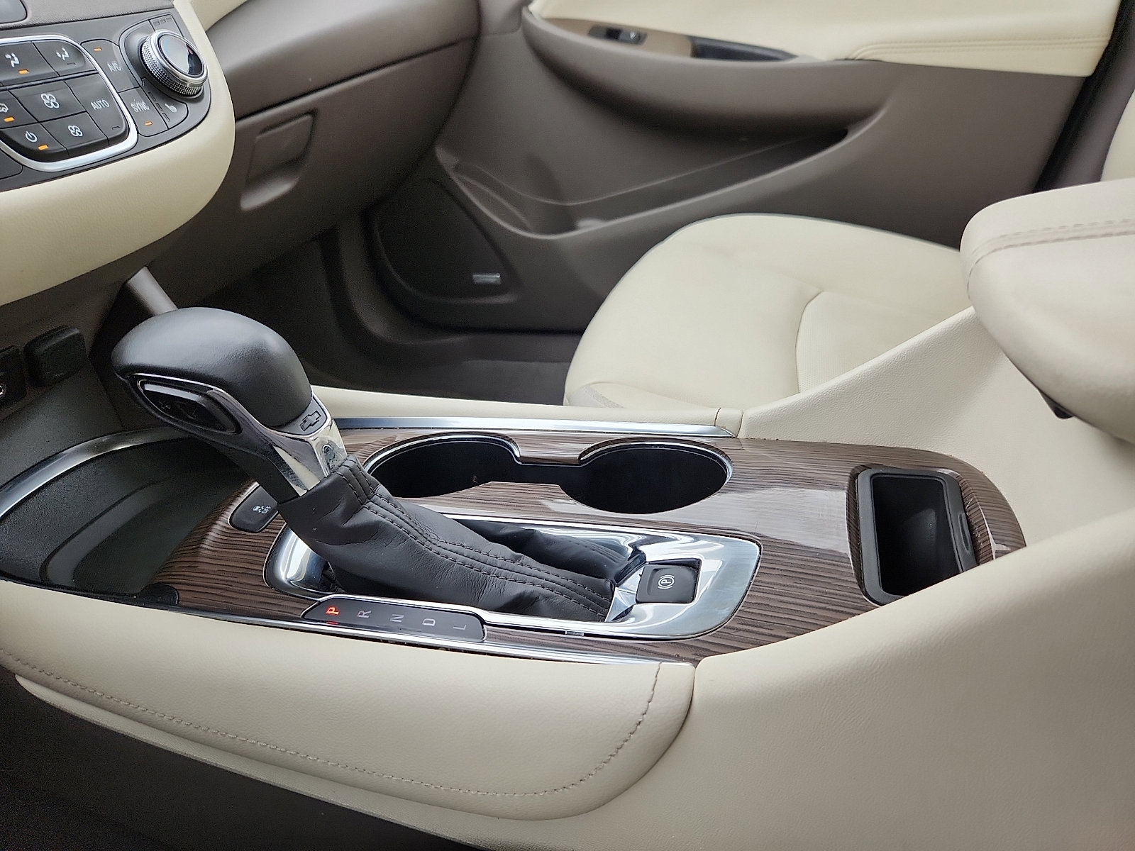 Used 2024 Chevrolet Malibu LT image 20