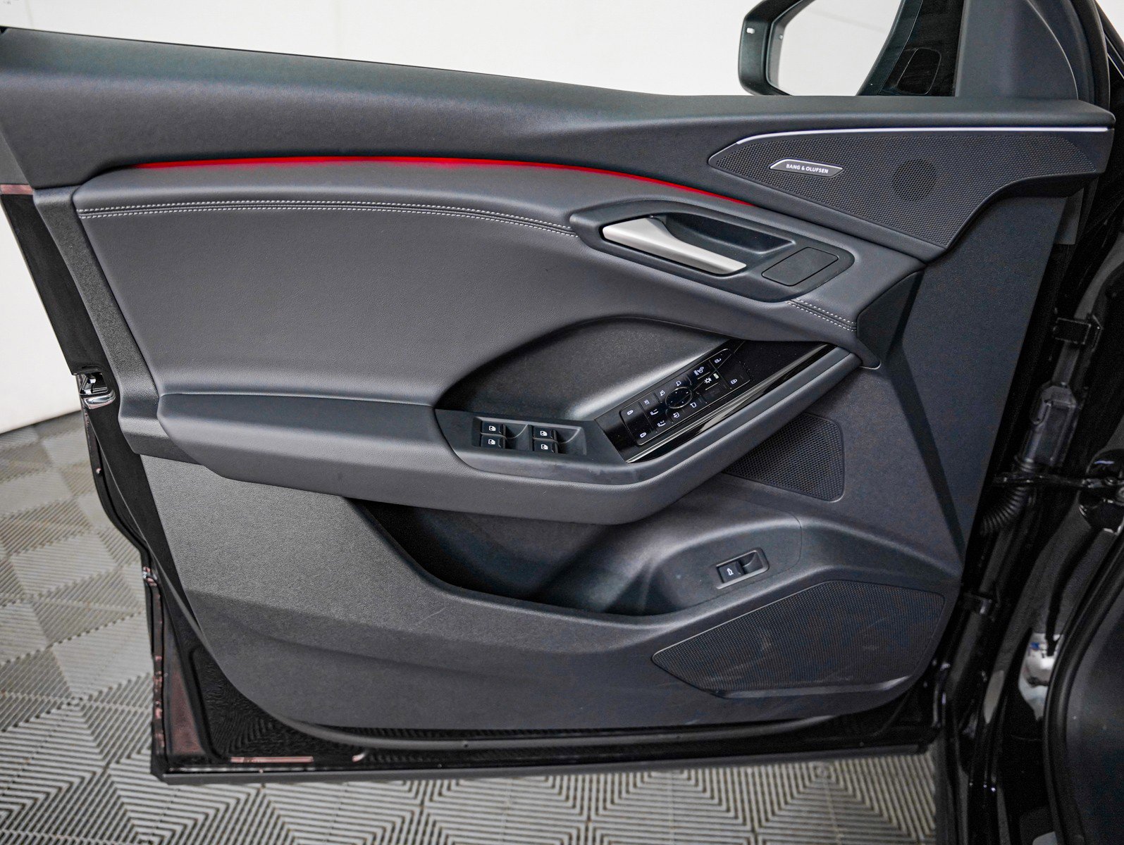 Certified 2025 Audi Q6 e-tron Premium Plus w/ Premium Plus image 23