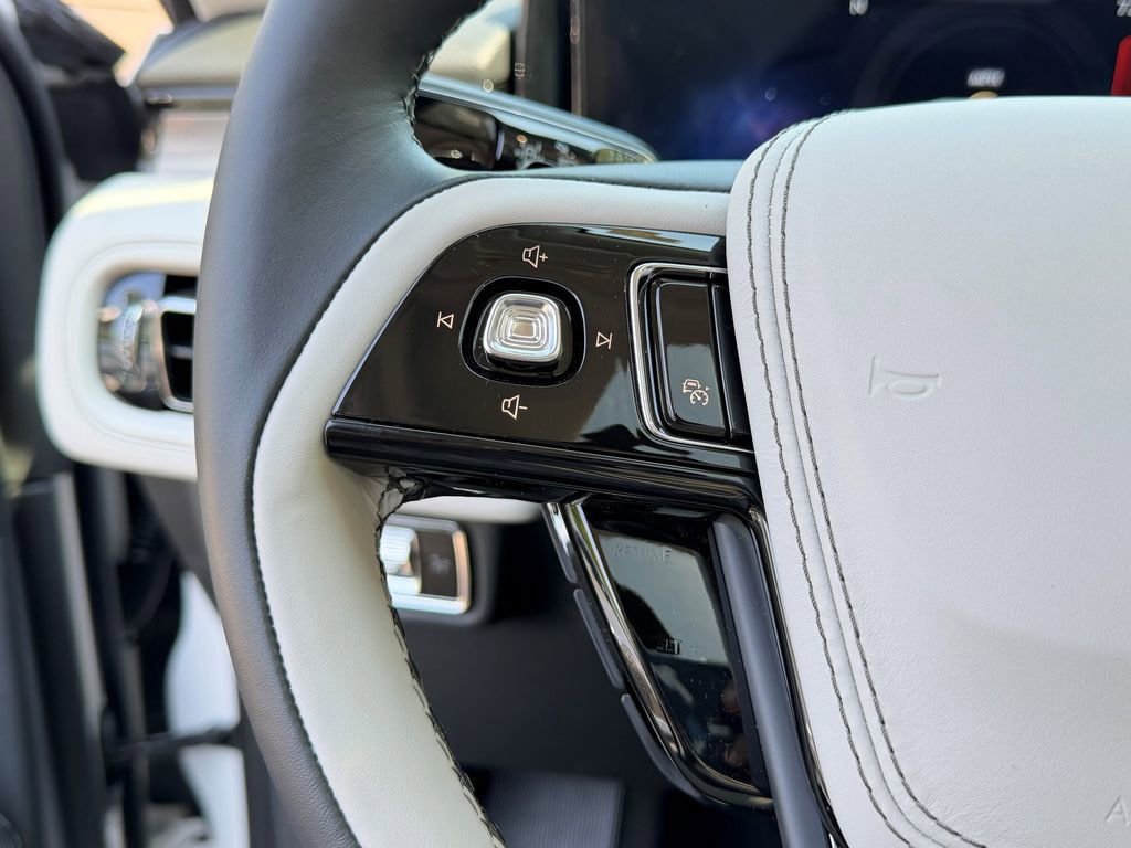 New 2026 Lincoln Aviator AWD image 18