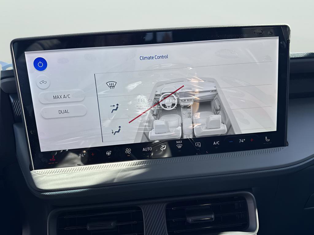 New 2025 Ford Maverick Lariat w/ Black Appearance Package image 17