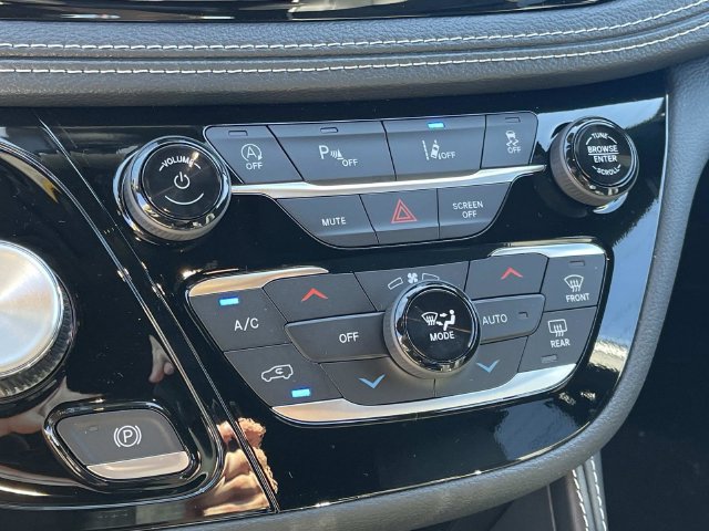 New 2027 Chrysler Pacifica Limited FWD image 28