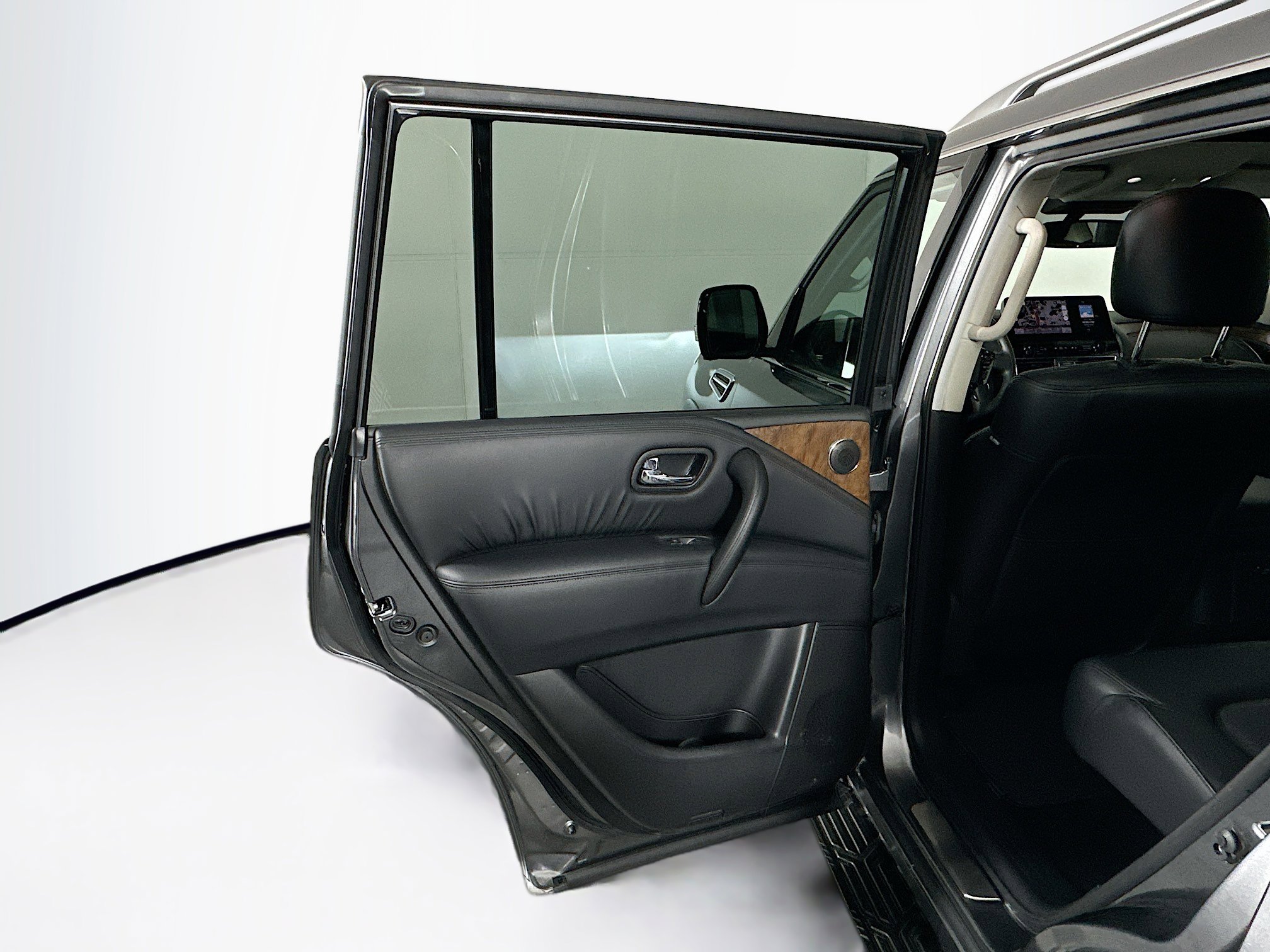 Used 2024 Nissan Armada SL w/ Captain's Chairs Package image 26