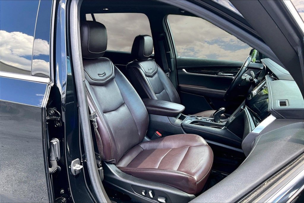 Used 2021 Cadillac XT6 Premium Luxury AWD/4WD image 29