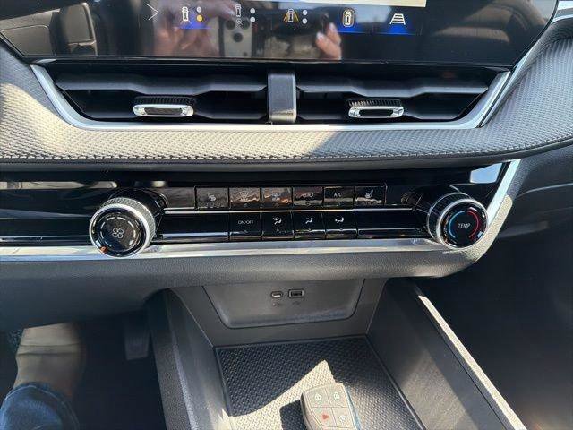 New 2026 Chevrolet Equinox LT w/ Safety and Technology Package FWD image 20