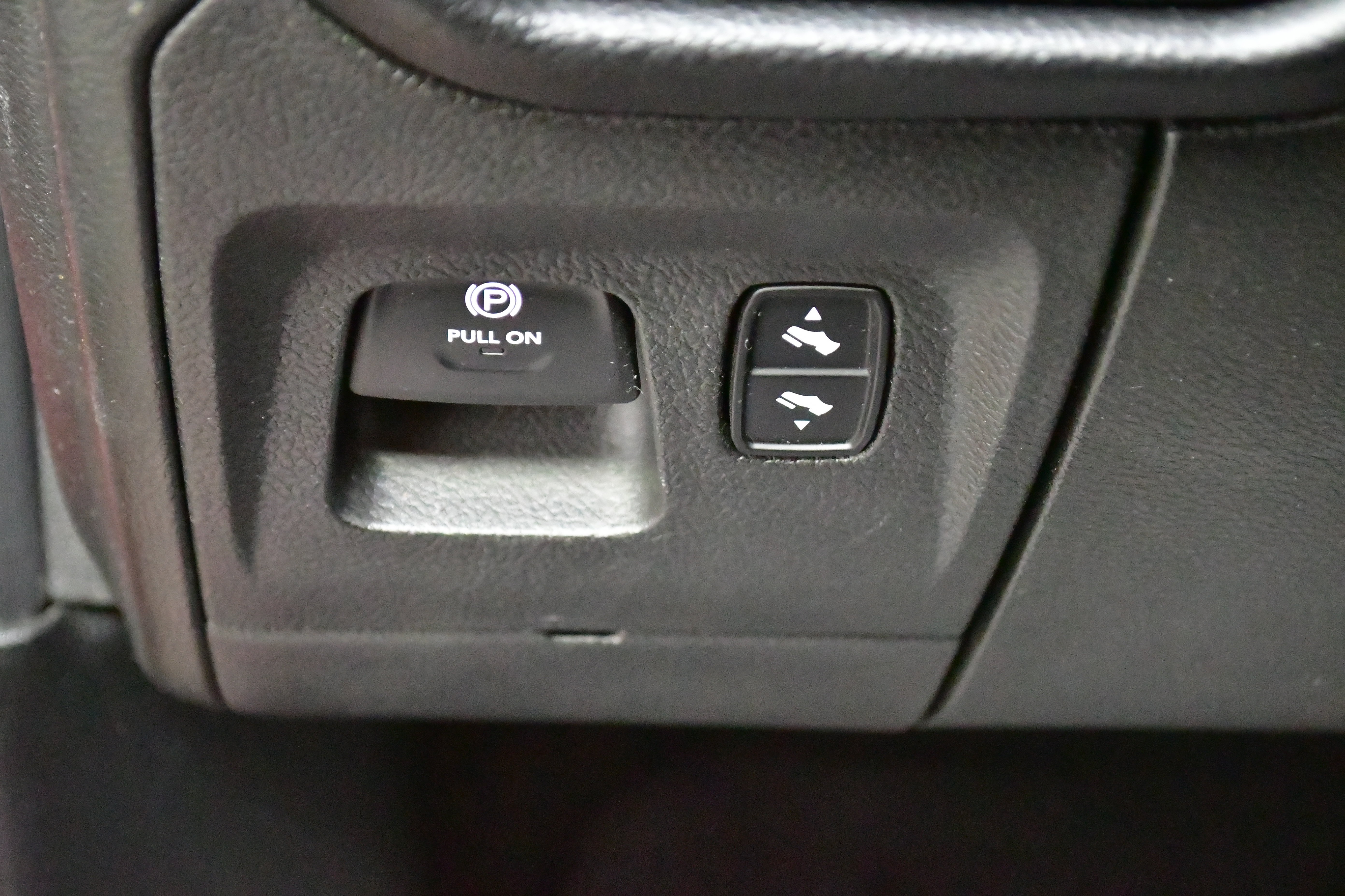 Used 2019 RAM 1500 Laramie w/ Sport Appearance Package AWD/4WD image 14