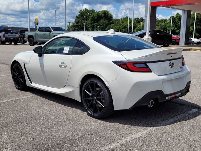 New 2025 Toyota GR86 Premium RWD image 5