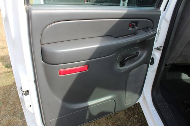 Used 2006 Chevrolet Silverado 2500 W/T w/ Heavy-Duty Power Package image 26