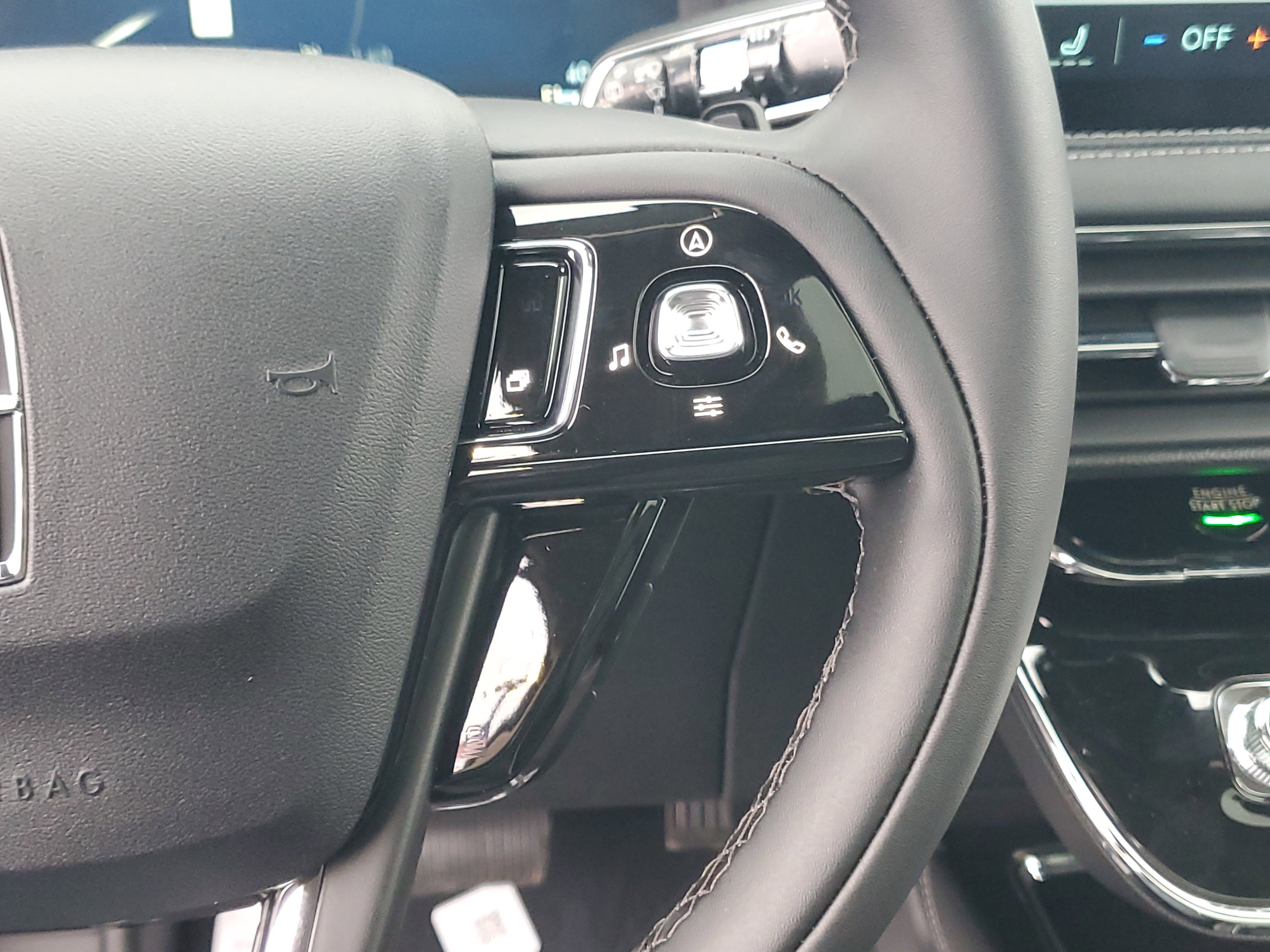 New 2026 Lincoln Corsair Premiere image 18