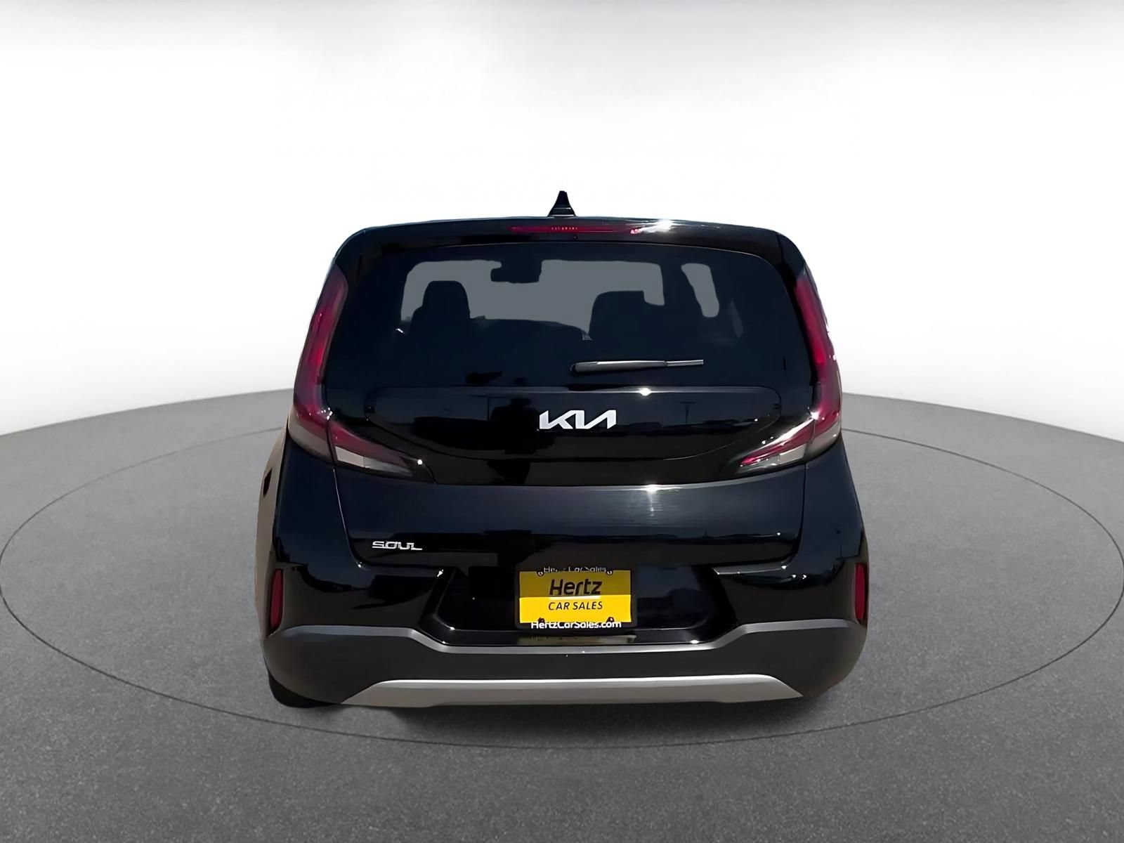 Used 2025 Kia Soul LX w/ LX Technology Package FWD image 10