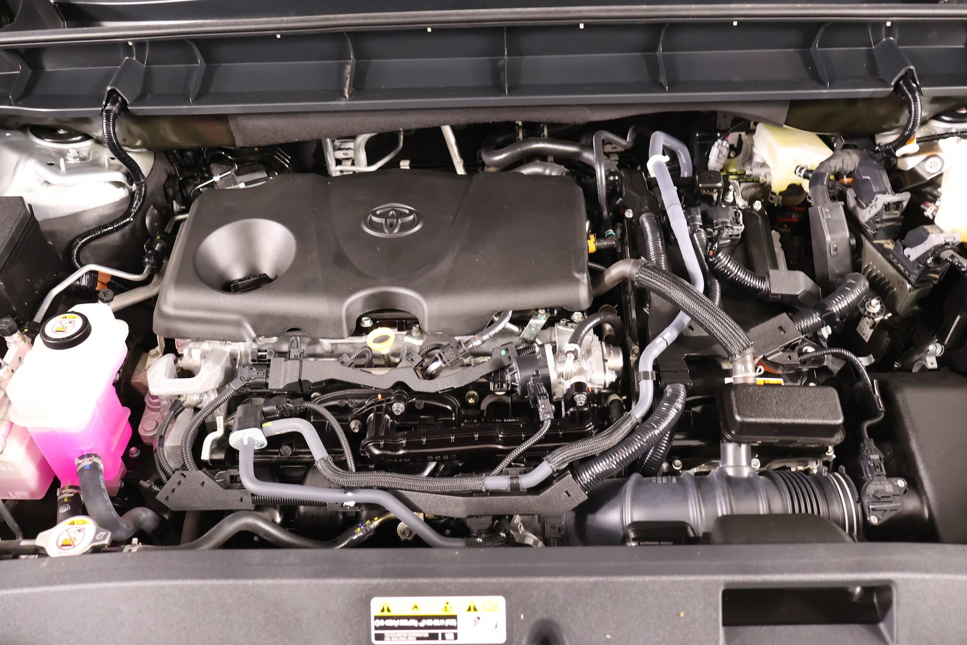 Used 2024 Toyota Highlander XLE FWD image 21