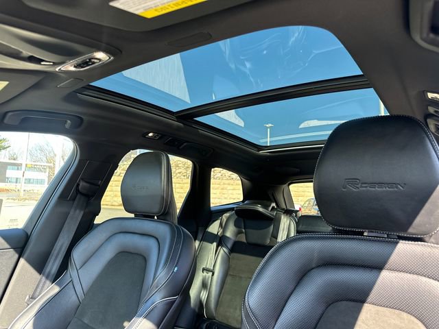 Used 2019 Volvo XC60 T5 R-Design w/ Protection Package image 42