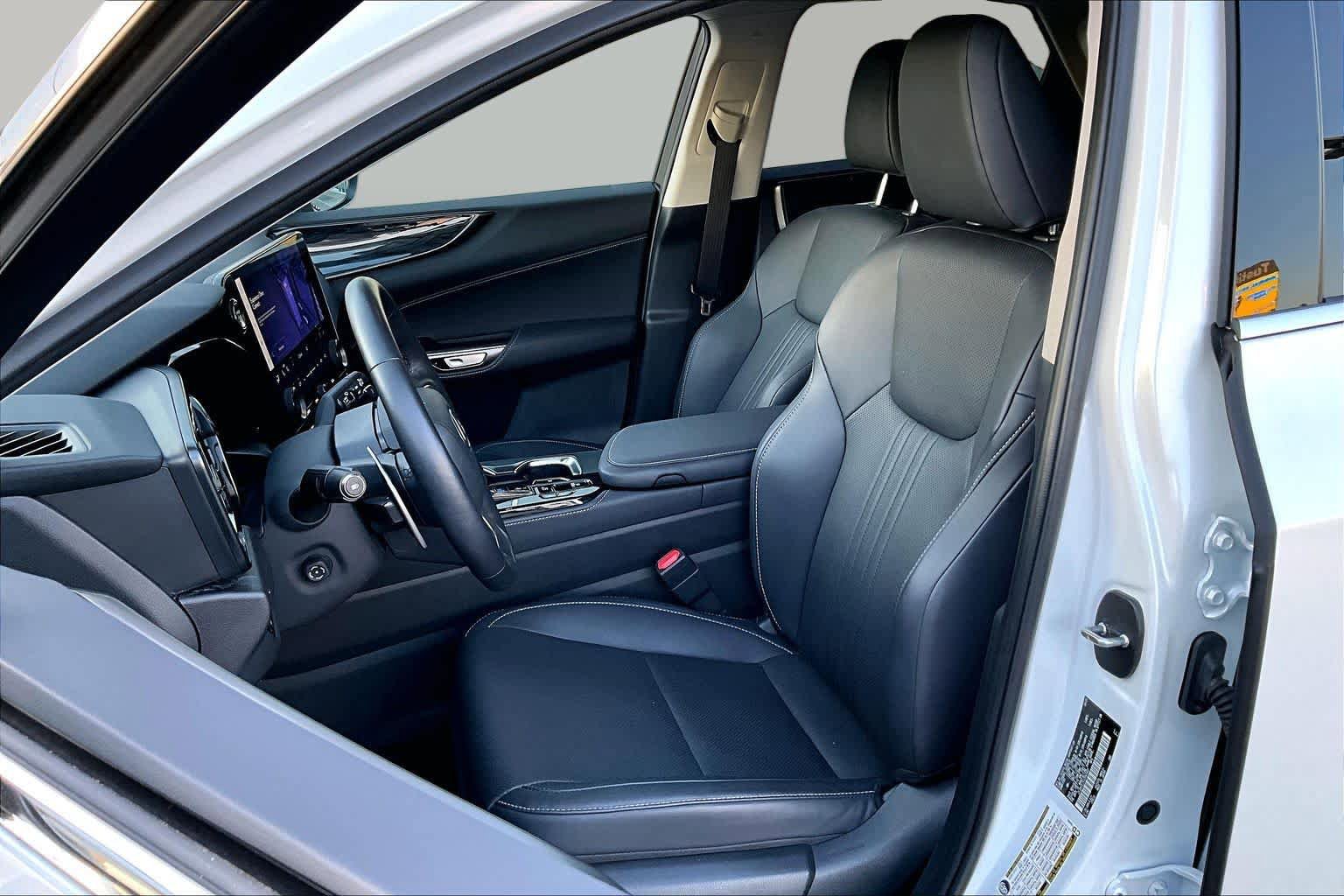 Used 2025 Lexus NX 350h AWD w/ Cold Area Package image 7