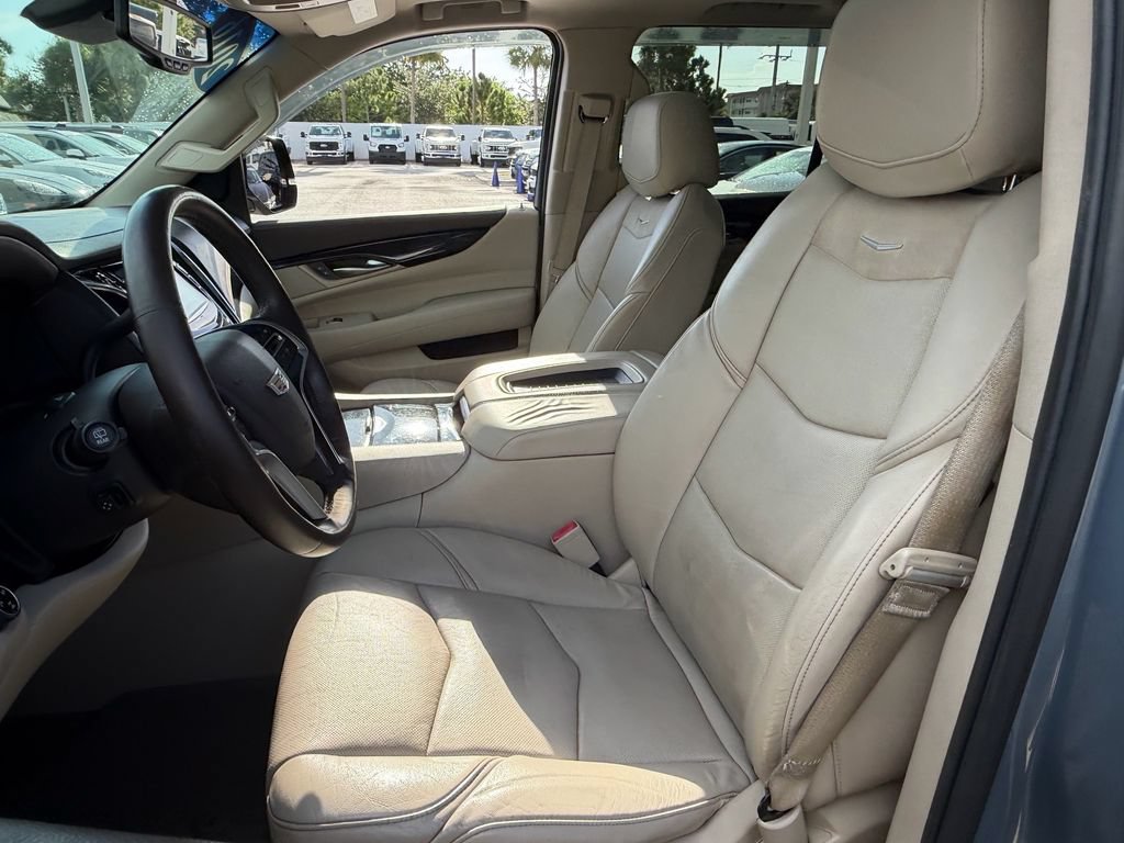 Used 2016 Cadillac Escalade Premium AWD/4WD image 10