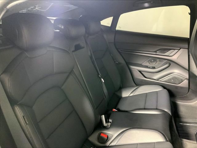 Used 2022 Porsche Taycan image 19