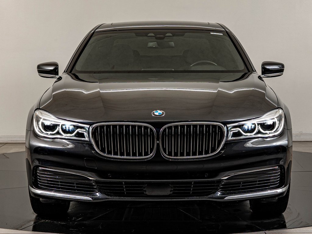 Used 2018 BMW 750i 750i image 2