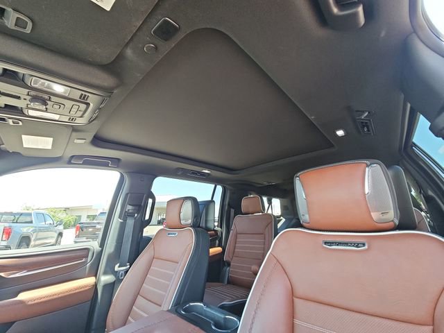 Used 2023 GMC Yukon XL Denali Ultimate AWD/4WD image 15