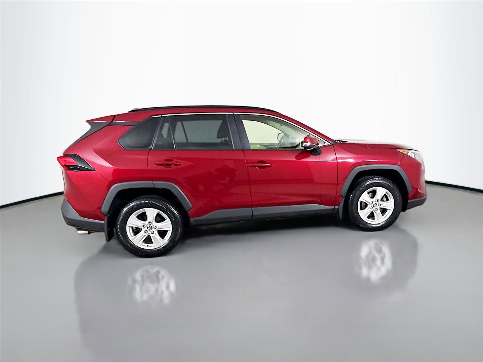 Used 2019 Toyota RAV4 XLE image 8