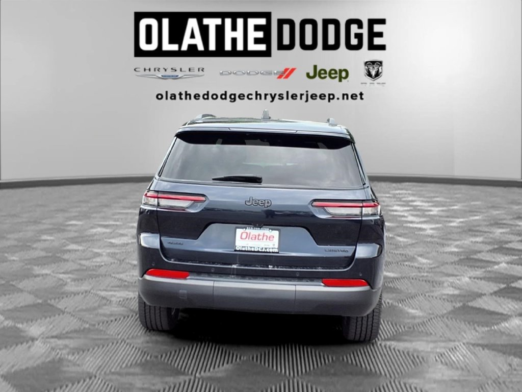Used 2024 Jeep Grand Cherokee L Limited w/ Black Appearance Package AWD/4WD image 27