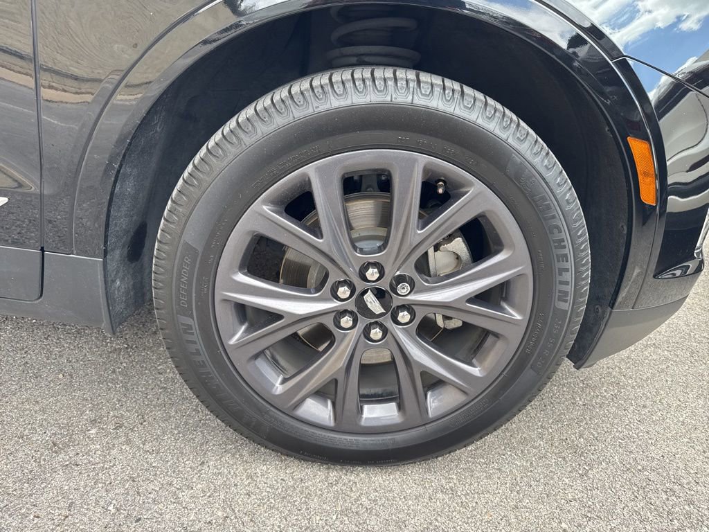 Used 2018 Cadillac XT5 Premium Luxury FWD image 3
