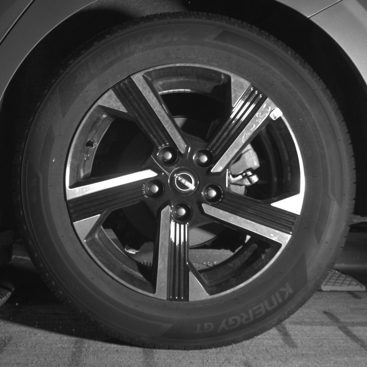 Used 2025 Nissan Sentra SV FWD image 14