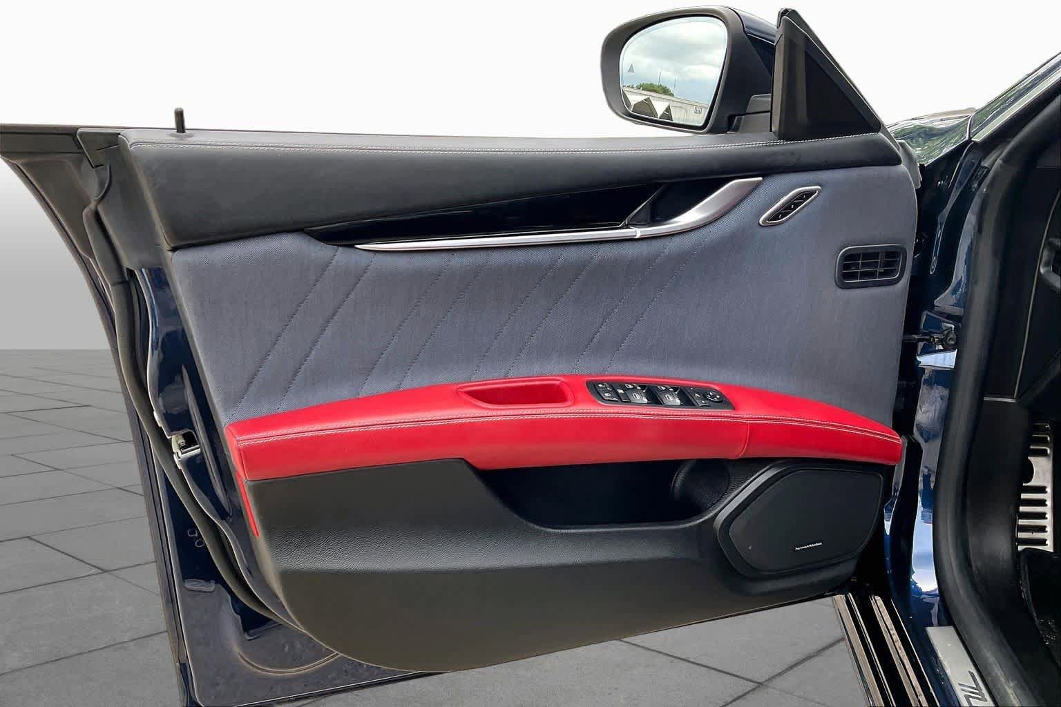 Used 2019 Maserati Ghibli GranLusso RWD image 22