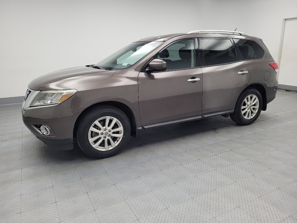 Used 2015 Nissan Pathfinder SV image 2