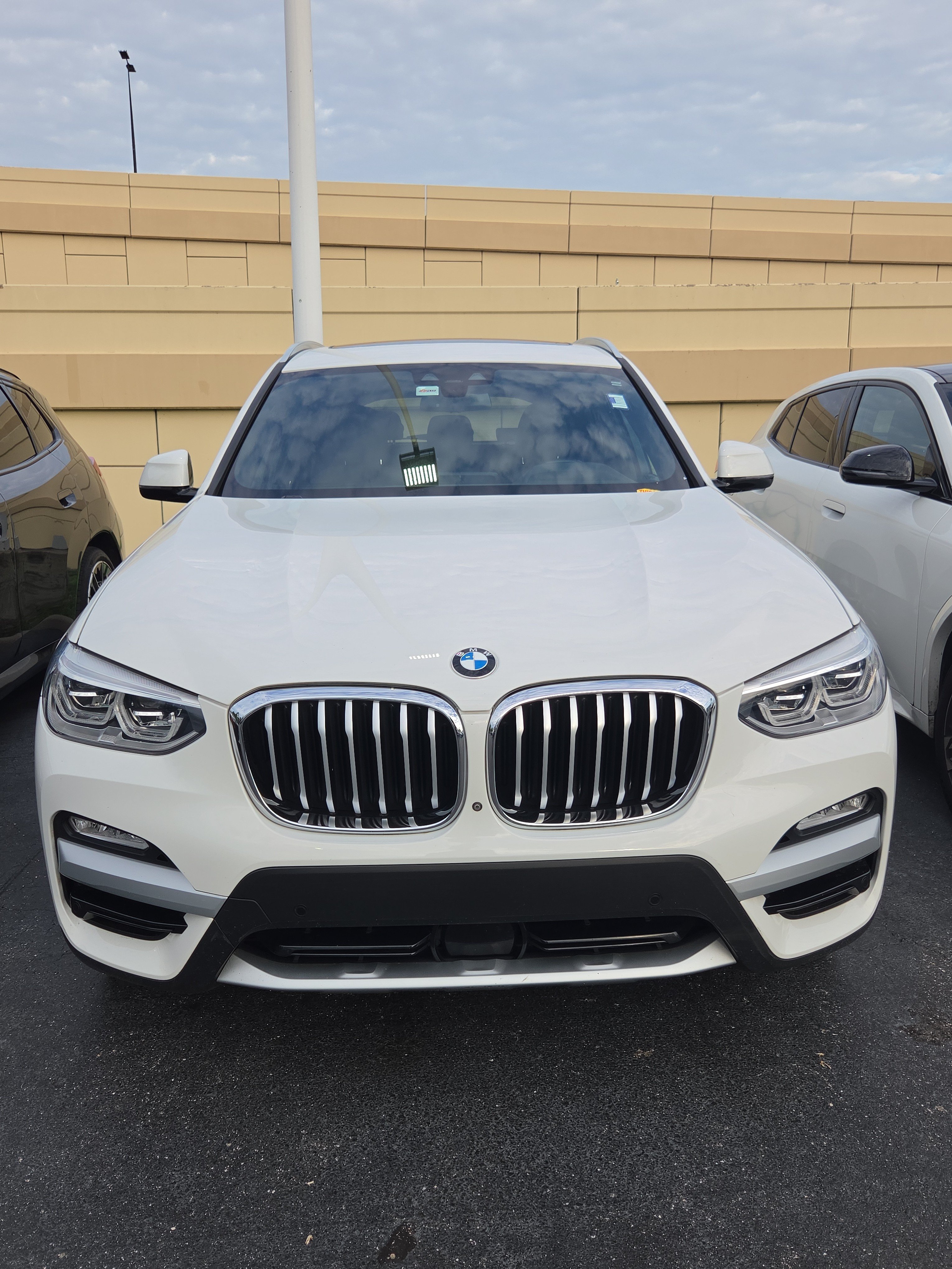 Used 2019 BMW X3 xDrive30i w/ Executive Package AWD/4WD image 2