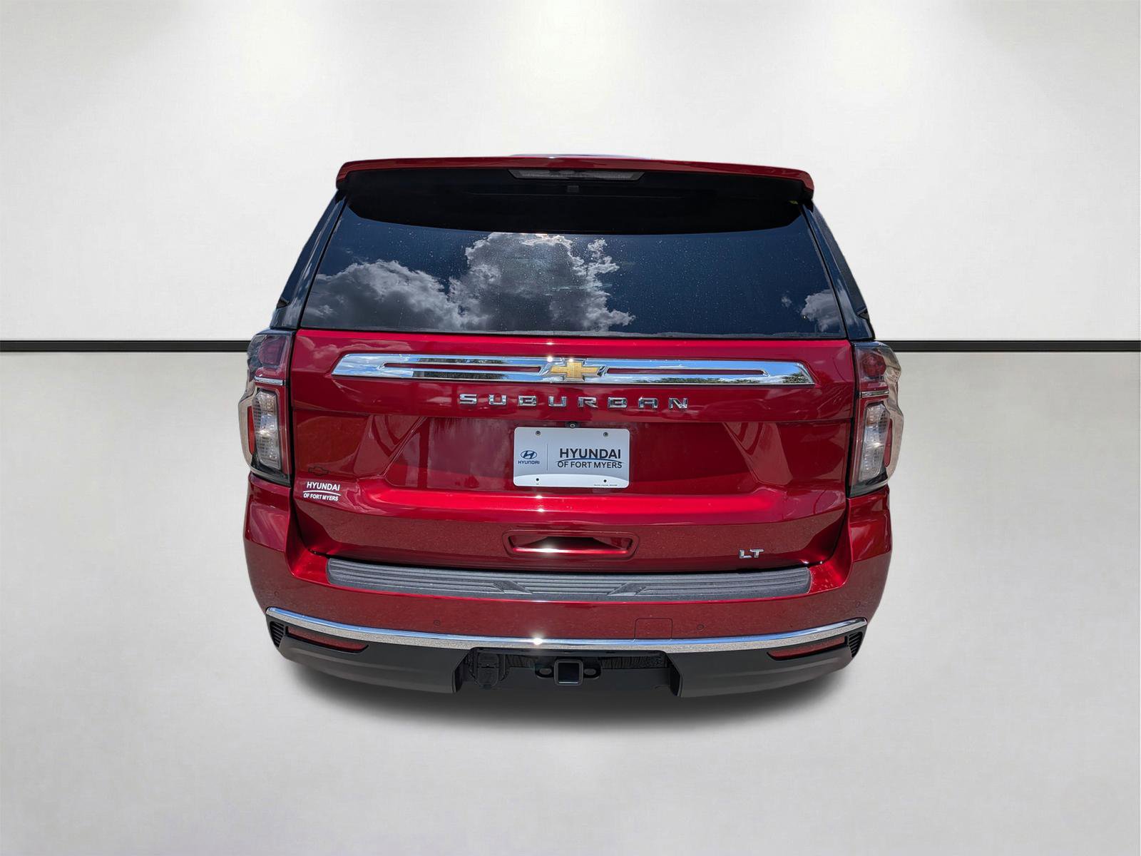Used 2021 Chevrolet Suburban LT w/ Luxury Package RWD image 5