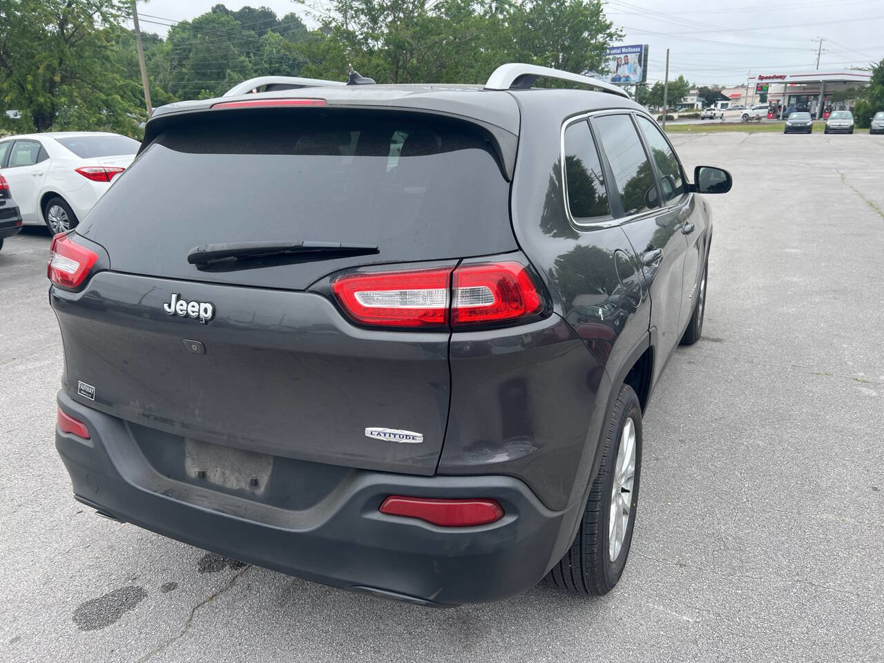 Used 2015 Jeep Cherokee Latitude FWD image 6