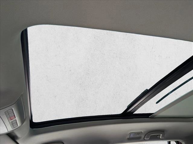 Used 2019 Volkswagen Atlas SE w/ Panoramic Sunroof Package FWD image 12