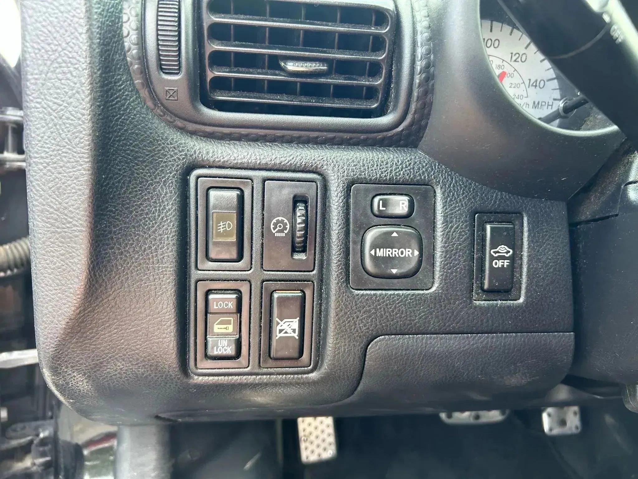 Used 2003 Toyota MR2 RWD image 13