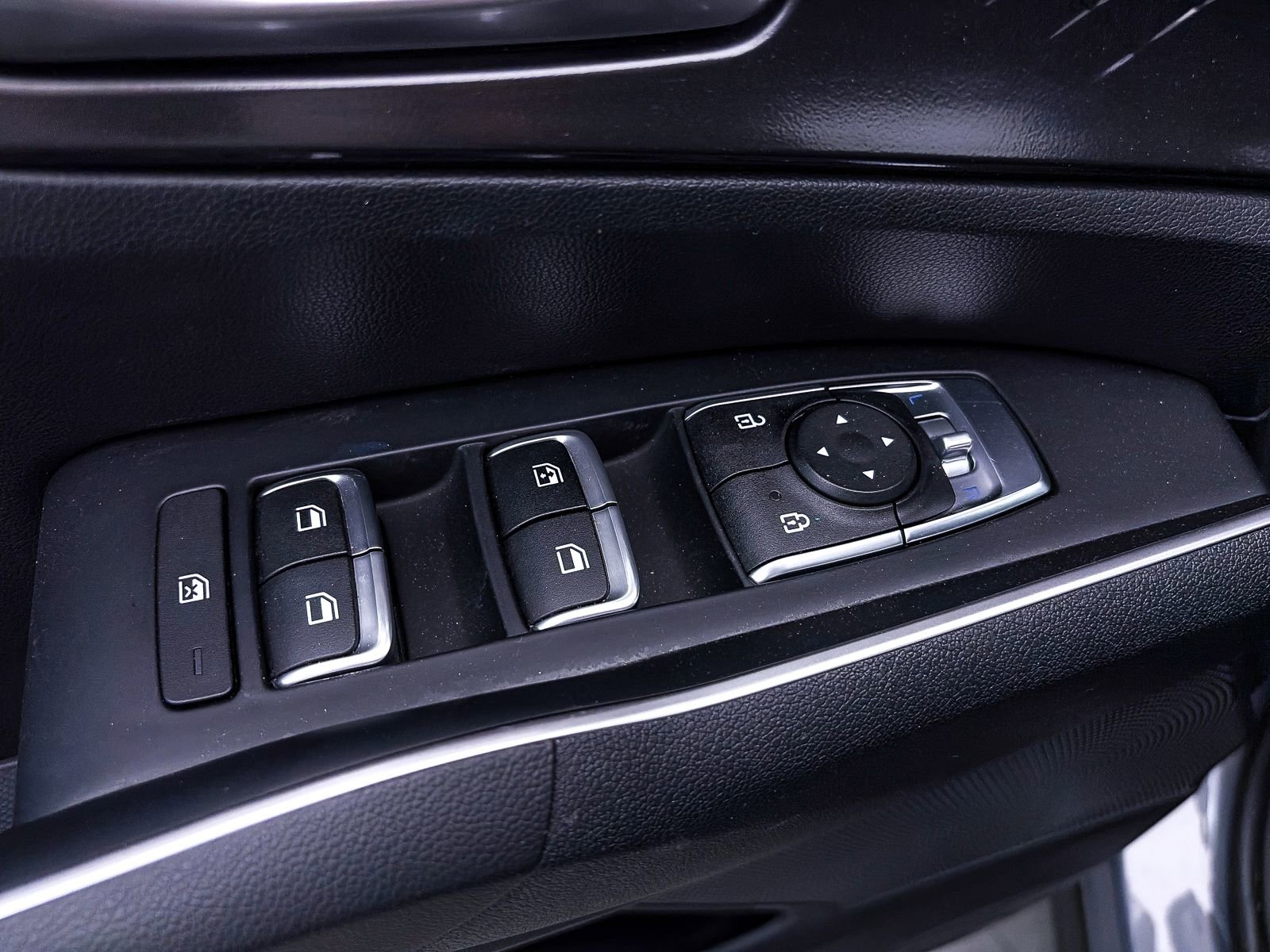 Used 2022 Kia Sorento LX image 16