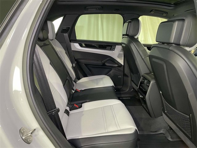 New 2026 Porsche Cayenne S image 23