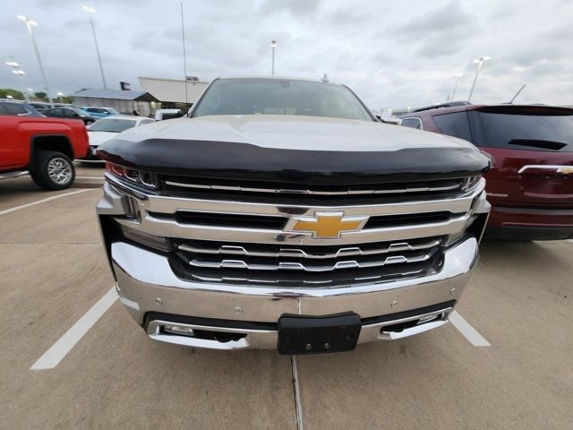 Used 2021 Chevrolet Silverado 1500 LTZ image 2
