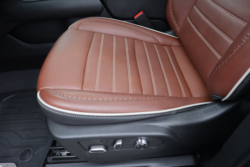 Certified 2023 GMC Yukon Denali Ultimate w/ LPO, Floor Liner Package AWD/4WD image 23