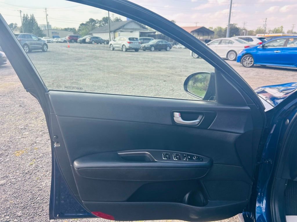 Used 2019 Kia Optima S image 18