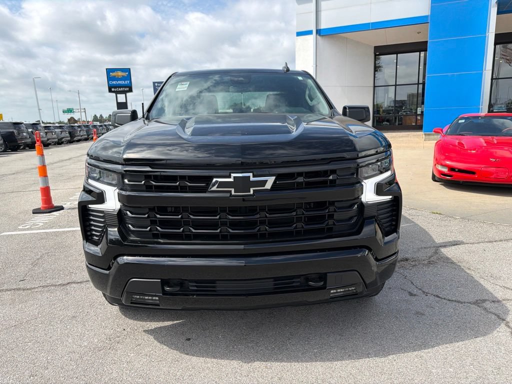 Used 2025 Chevrolet Silverado 1500 RST AWD/4WD image 8