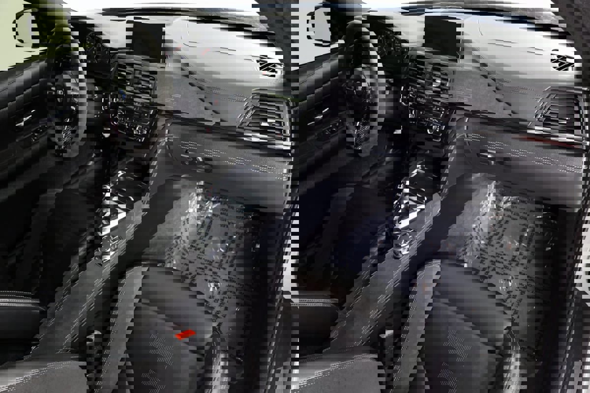 Used 2019 BMW M4 CS w/ Executive Package image 30