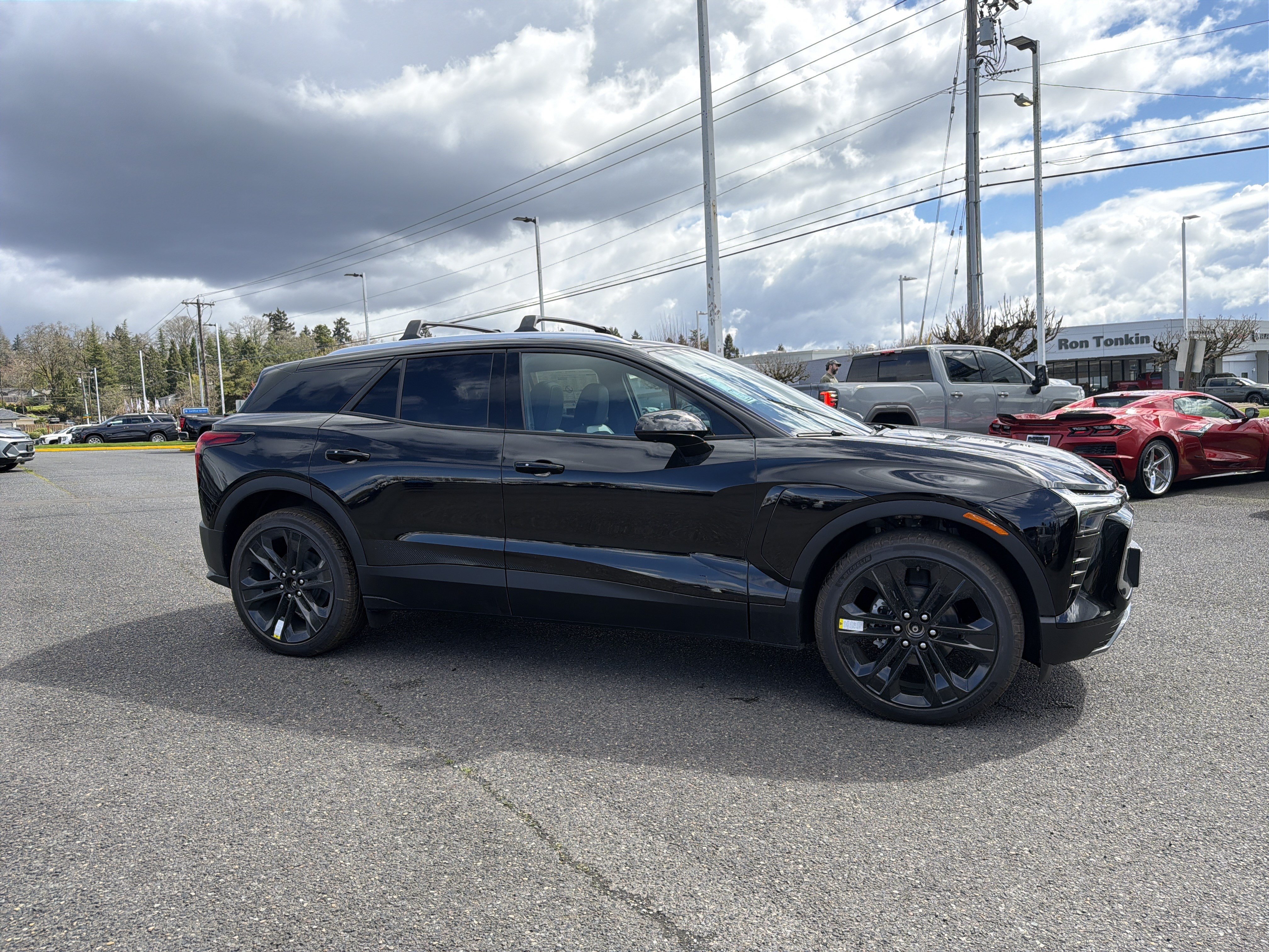 New 2026 Chevrolet Blazer EV LT w/ LPO, Blackout Package AWD/4WD image 8