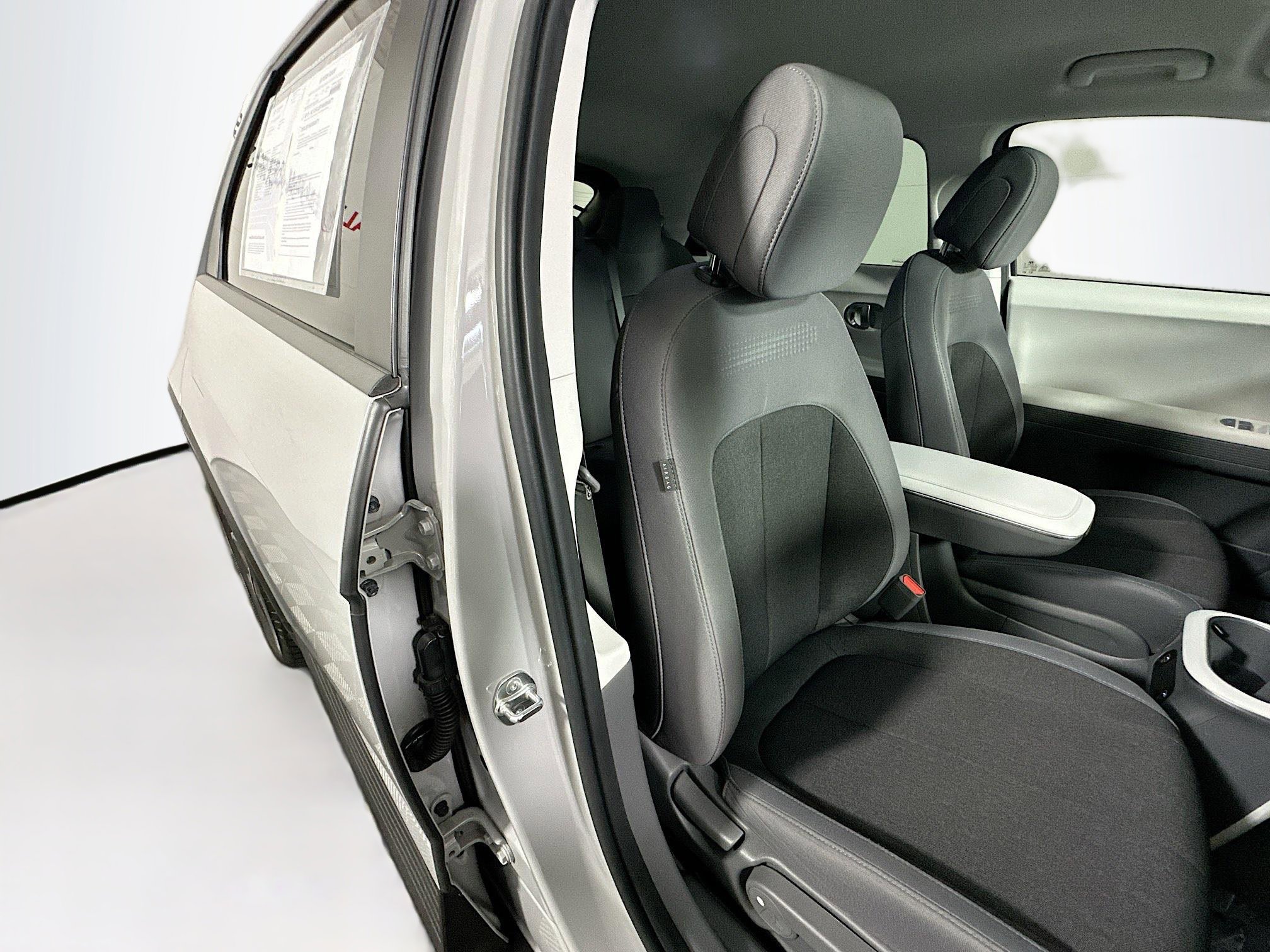 Used 2024 Hyundai Ioniq 5 SE image 28