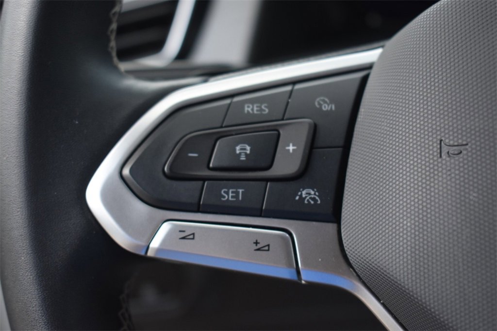 Used 2024 Volkswagen Atlas Cross Sport SE image 29