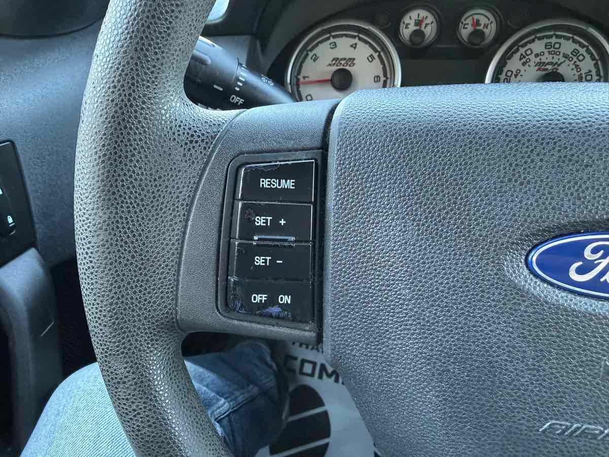 Used 2011 Ford Focus SE image 19