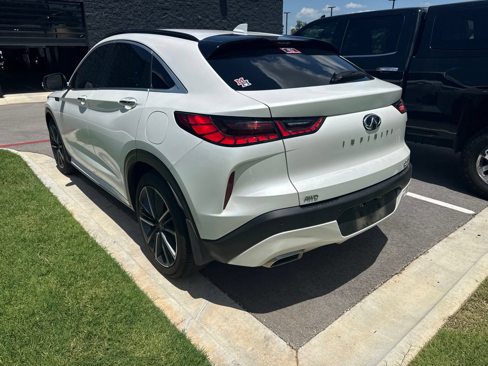Certified 2023 INFINITI QX55 Luxe w/ Cargo Package AWD/4WD image 2
